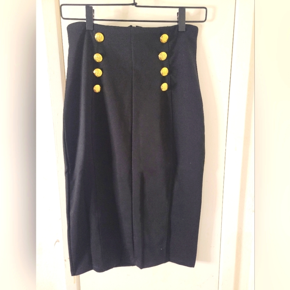 NWT Collection 18 Black Pencil Skirt Knee Length Gold Decorative Buttons SZ M‎